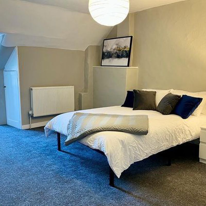 Room to rent in Boutport Street, Barnstaple EX31 Trentishoe
