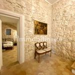 Rent 5 bedroom house of 300 m² in Ragusa