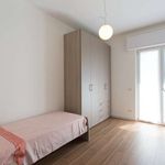 Rent a room of 85 m² in Milan