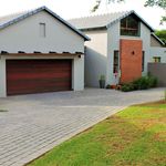 Rent 3 bedroom house of 225 m² in City of Tshwane