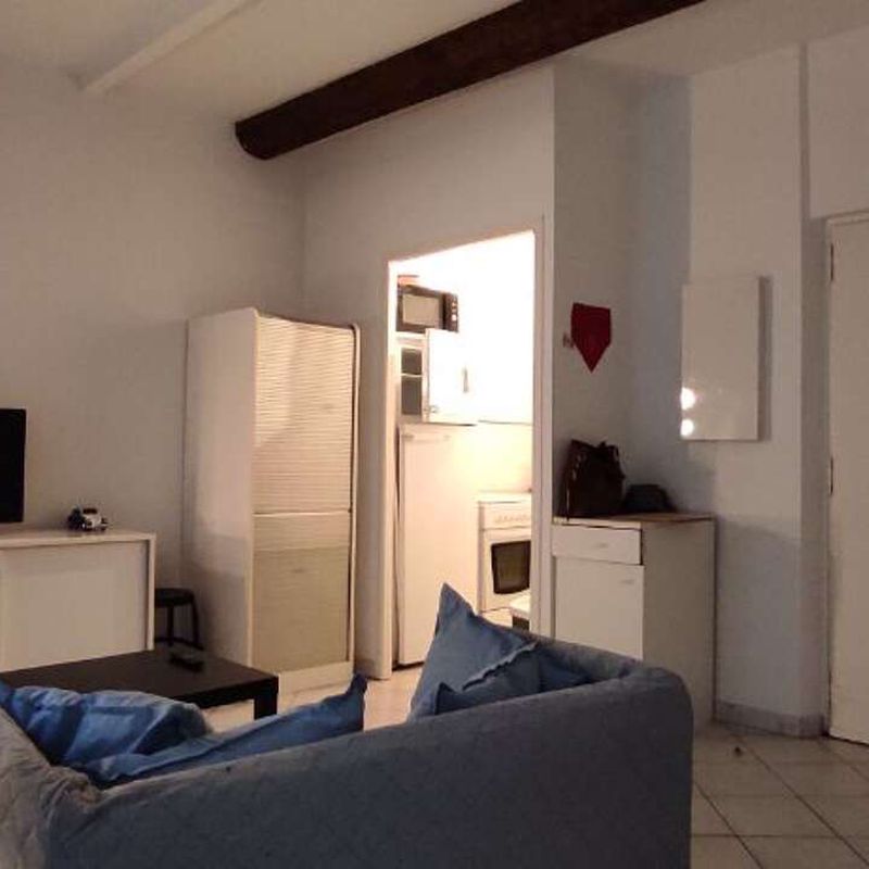Location appartement 1 pièce 30 m² Toulon (83000)