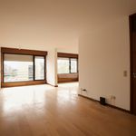 Rent 3 bedroom apartment of 145 m² in Porto