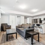 Rent 4 bedroom apartment of 73 m² in Barrie