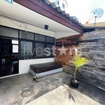 Rent 7 bedroom house of 296 m² in Wang Mai