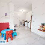 Affitto 5 camera appartamento di 150 m² in Catania