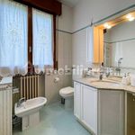 Affitto 4 camera appartamento di 150 m² in Modena