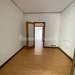 Affitto 5 camera appartamento di 155 m² in Chieti