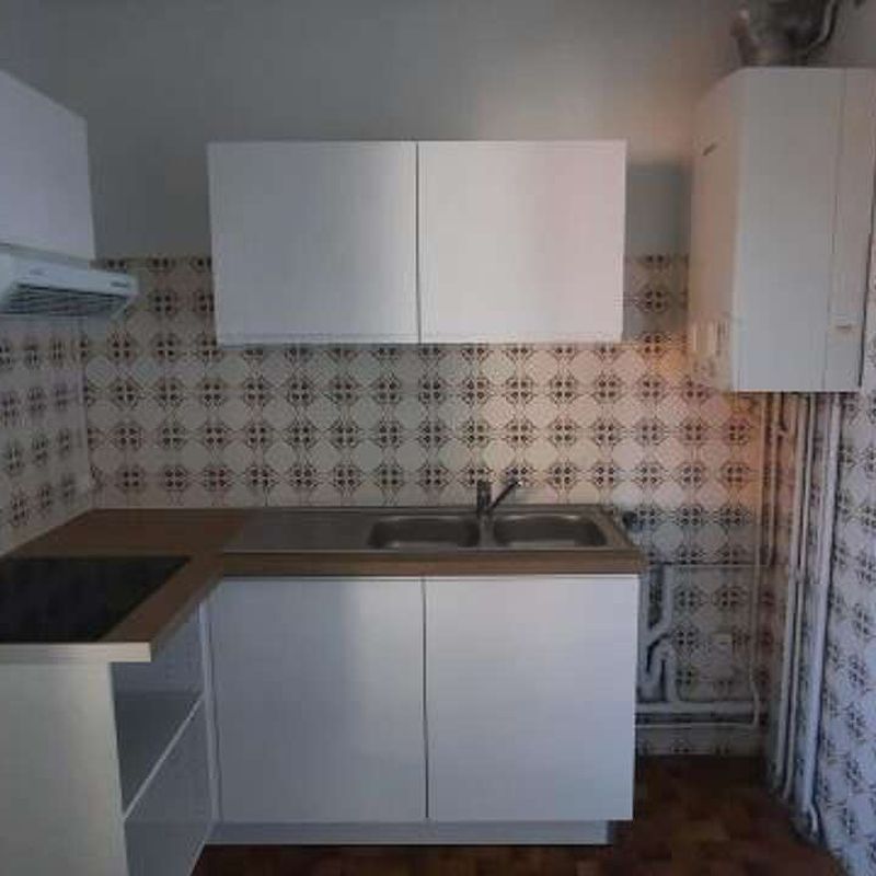 Location appartement 3 pièces 65 m² Toulouse (31500) bleriot