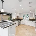 Rent 4 bedroom apartment of 330 m² in Huntington Beach