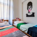 Pronajměte si pokoj o rozloze 89 m² v Praha