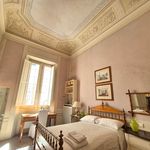 Affitto 9 camera appartamento di 235 m² in Florence