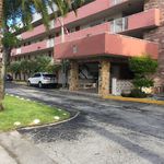 Rent 1 bedroom apartment of 812 m² in North Miami Beach