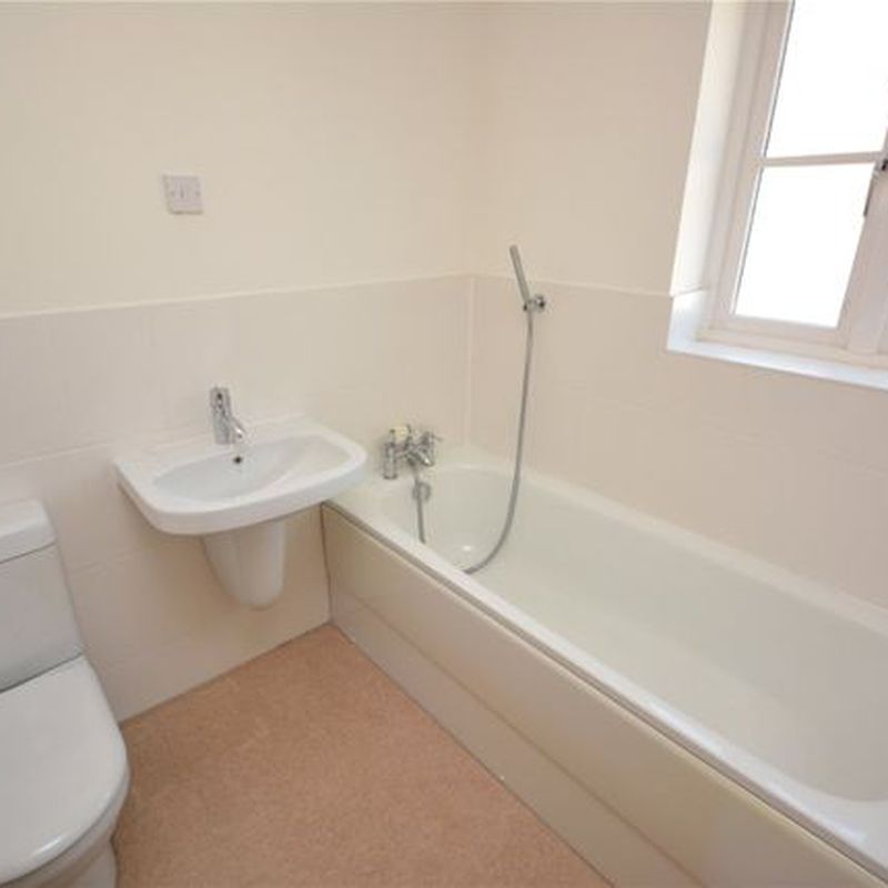 Link-detached house to rent in Greenland Gardens, Great Baddow CM2