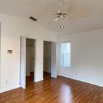 Rent 3 bedroom apartment of 1302 m² in Weston