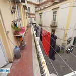 Affitto 3 camera appartamento di 81 m² in Napoli