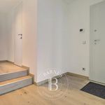 Rent 2 bedroom apartment of 200 m² in Ixelles