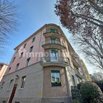 Affitto 4 camera appartamento di 150 m² in Parma