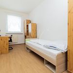 Pronajměte si 4 ložnic/e byt o rozloze 90 m² v Karlova Ves