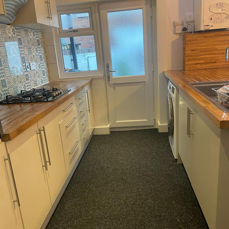 2 bed furnished house Manchester