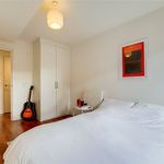 Rent 2 bedroom flat of 617 m² in London
