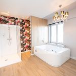 Rent 9 bedroom house of 292 m² in Waregem