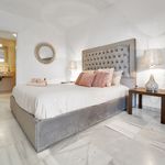 Rent 2 bedroom apartment of 168 m² in Marbella