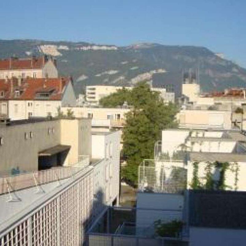 Location appartement 1 pièce 34 m² Grenoble (38000)