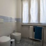 Rent a room of 150 m² in Milano
