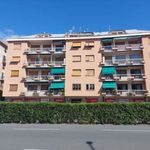 Rent 4 bedroom apartment of 160 m² in Genova