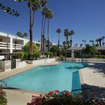 Rent 2 bedroom apartment of 90 m² in Palm Springs
