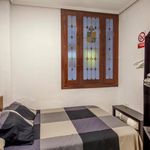 Rent 7 bedroom apartment in València