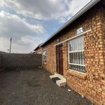 Rent 2 bedroom house of 181 m² in Johannesburg