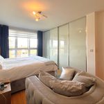 Rent 2 bedroom flat in Woking