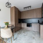 Wynajmij 3 sypialnię apartament z 55 m² w Lodz