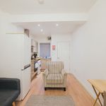 Rent 3 bedroom apartment of 49 m² in Cambridge