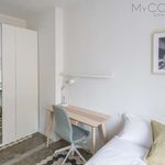 Rent a room of 68 m² in València