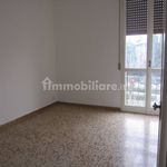 Affitto 3 camera appartamento di 103 m² in Reggio Emilia