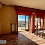 Rent 5 bedroom apartment of 145 m² in Napoli