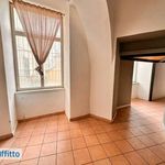 Affitto 4 camera appartamento di 140 m² in Napoli