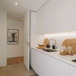 Rent 2 bedroom apartment of 97 m² in Lisboa