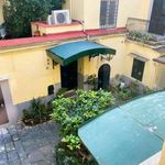 Affitto 3 camera appartamento di 82 m² in Napoli