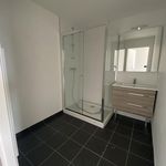 Rent 4 bedroom apartment of 86 m² in Suresnes