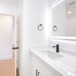 Rent 2 bedroom apartment of 92 m² in Santa Monica
