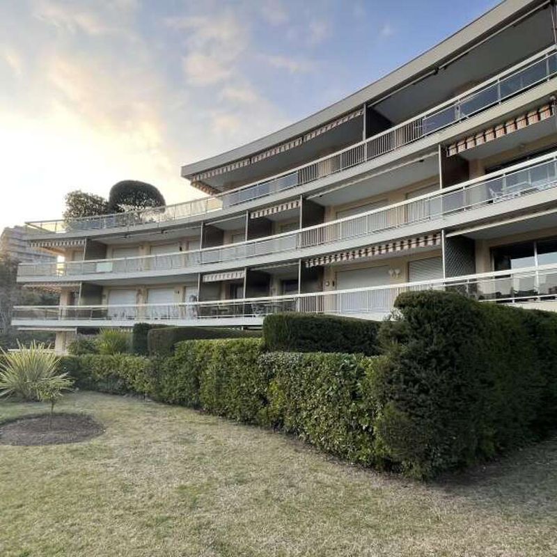 Location appartement 2 pièces 56 m² Cannes (06400)