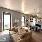 Rent 5 bedroom apartment of 190 m² in Napoli