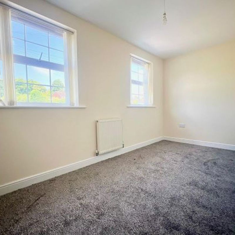 Town house to rent in Cemetery Road, Jump, Barnsley S74