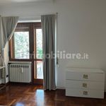 Affitto 5 camera appartamento di 160 m² in Roma