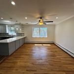 Rent 3 bedroom apartment of 176 m² in New Rochelle