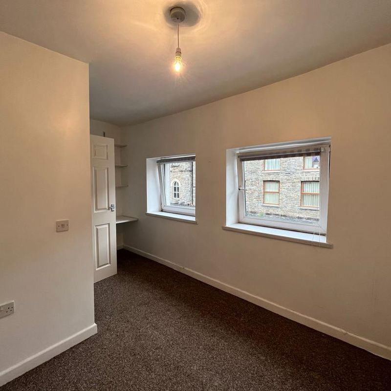2 bedroom terraced house to rent Pontycymer