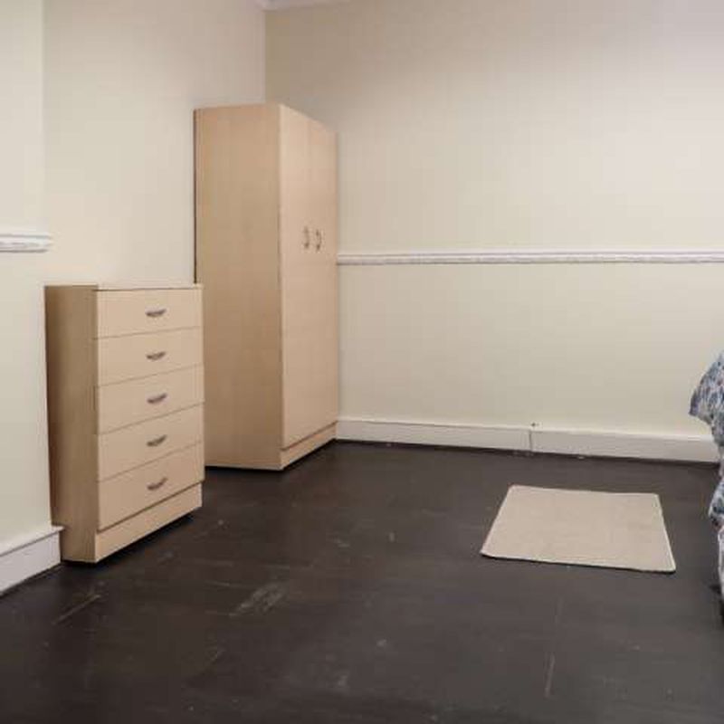 Cozy room to rent in 6-bedroom flatshare in Whitechapel